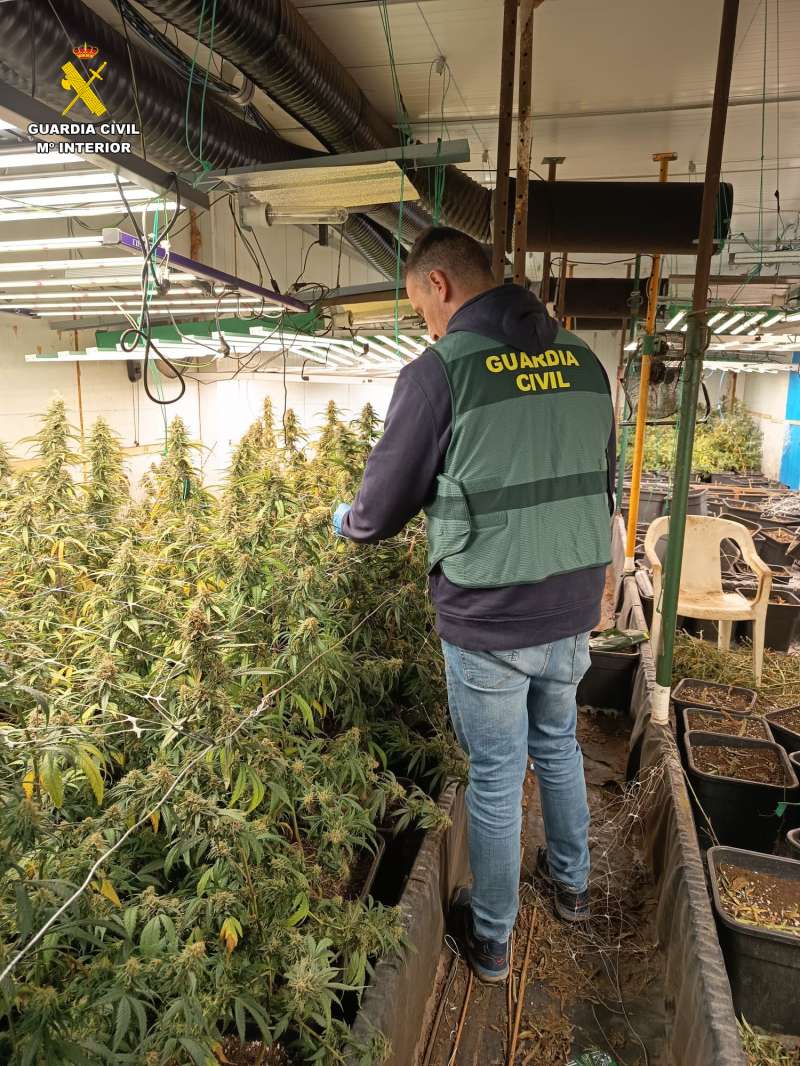 Imagen de la operaci�n de la Guardia Civil.  EPDA