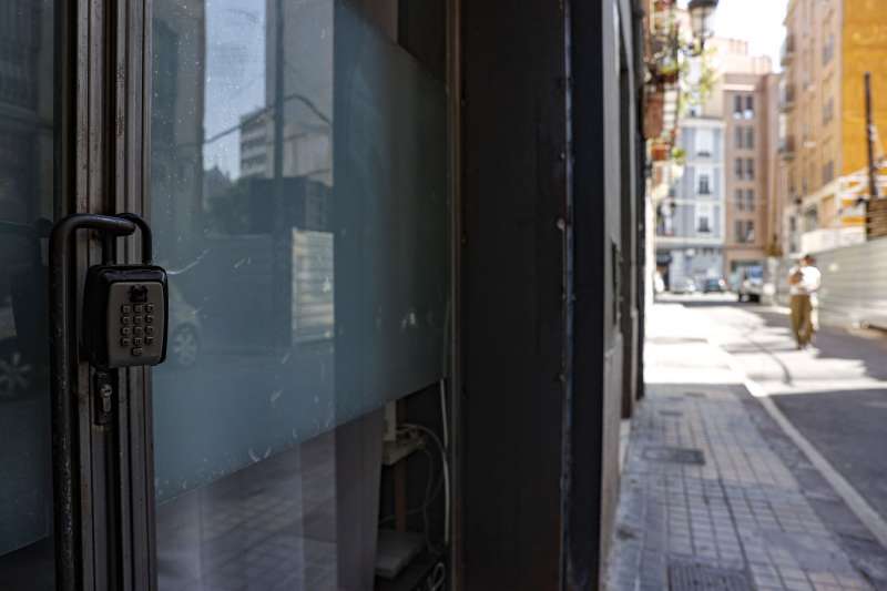 Un cajet�n para las llaves de una vivienda tur�stica, en una casa en una calle de Val�ncia. EFEManuel BruqueArchivo
