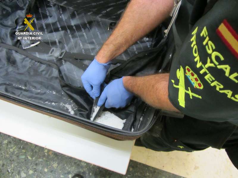 El total de la cocaína transportada era de 5 461 gramos, por lo que el pasajero fue detenido y ya ha ingresado en prisión /EPDA