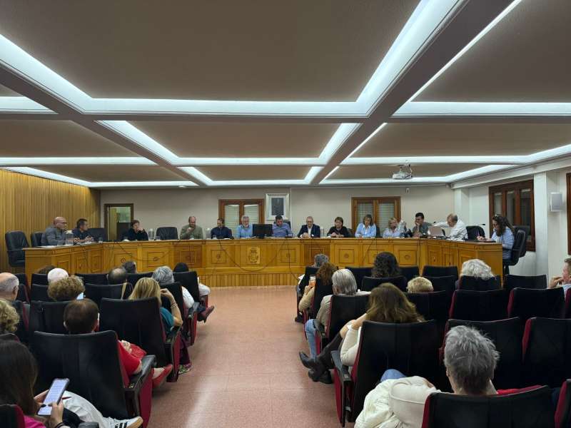 Pleno de octubre en Chiva.EPDA