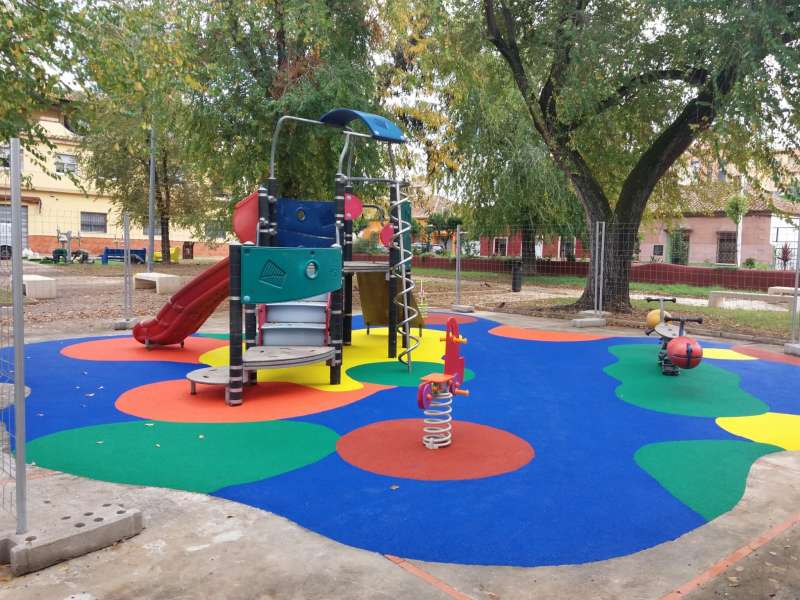 Parque infantil en Riba-roja de Túria. /EPDA