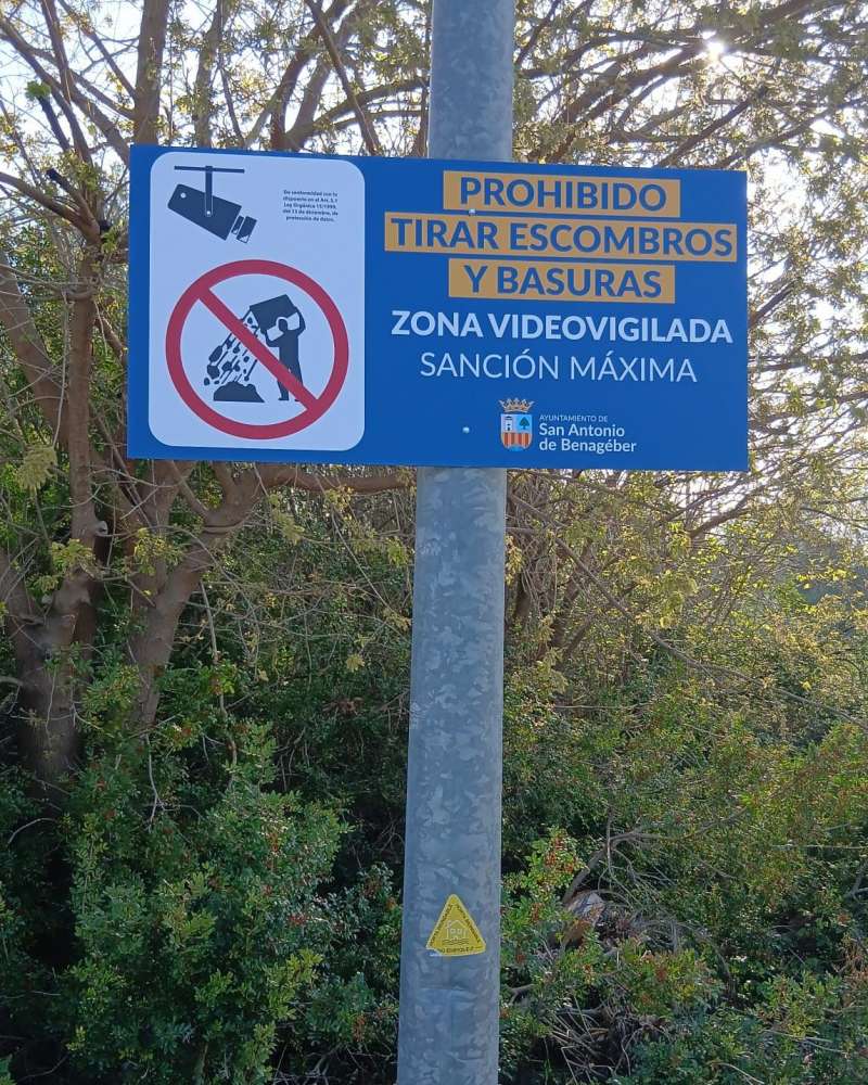 Nueva se�alizaci�n en San Antonio de Benag�ber. EPDA