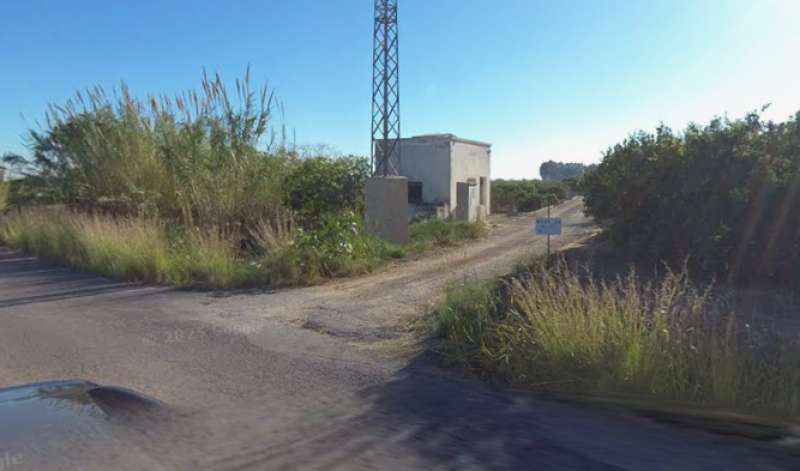 Zona donde se ubicar� el pol�gono industrial de Benavites, entre la N-340 y las v�as de ferrocarril.  Foto: Google Maps