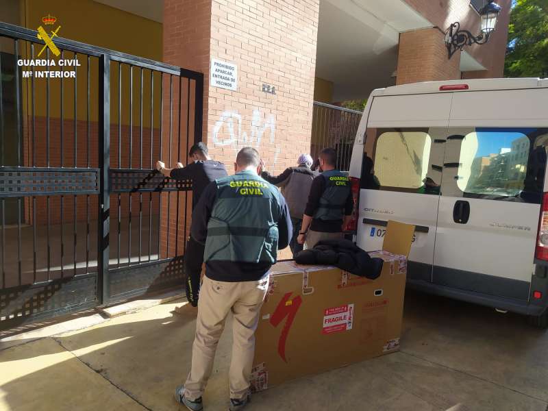 Imagen de la detención facilitada por la Guardia Civil. /EPDA