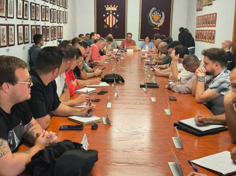 L�ltima mesa de presidents de la Federaci� Junta Fallera de Sagunt.  Foto: FJFS