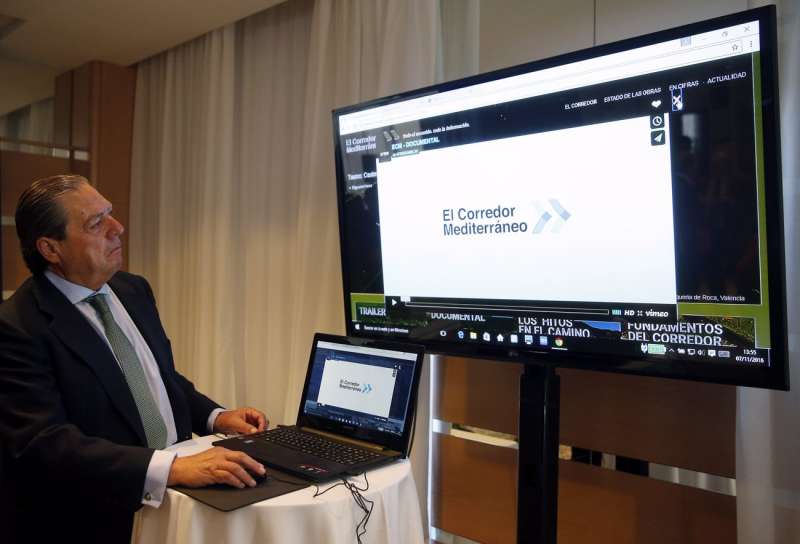 El presidente de la AsociaciÃ³n Valenciana de Empresarios (AVE), Vicente Boluda, durante la presentaciÃ³n de la plataforma elcorredormediterraneo.com. EFE/Kai FÃ¶rsterling/Archivo
