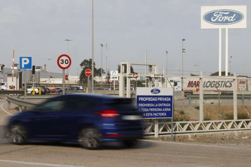 Vista del exterior de la factora Ford en Almussafes (Valencia), en una imagen de este lunes. EFEAna Escobar