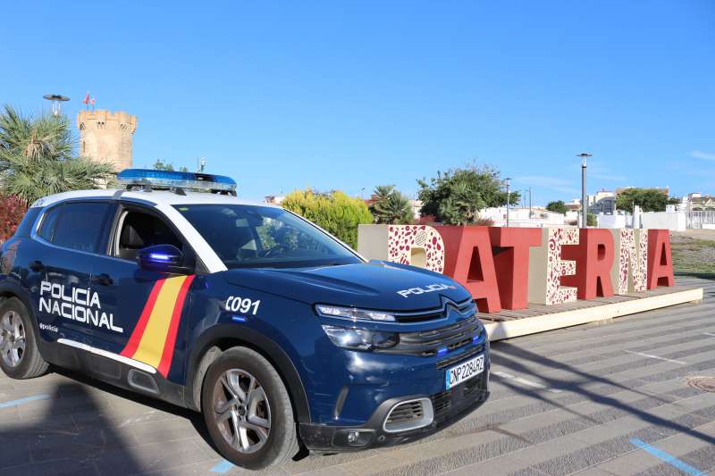 Coche de la Polica Nacional en Paterna.  EPDA