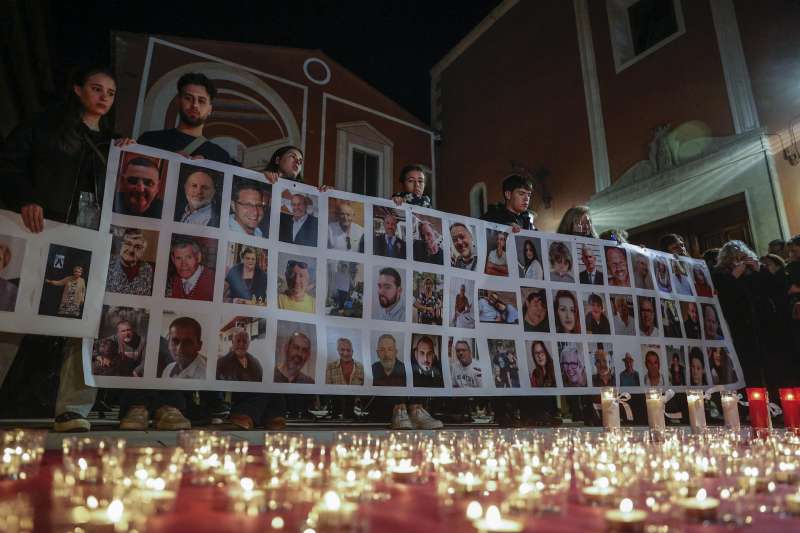 Velas y msica recuerdan a las personas fallecidas por la dana del pasado 29 de octubre en Valencia. Archivo EFEManuel Bruque