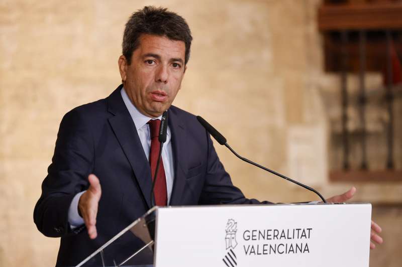 El presidente de la Generalitat, Carlos Mazn, en su comparecencia tras la mesa general de negociacin de personal funcionario, estatutario y laboral. EFEAna Escobar