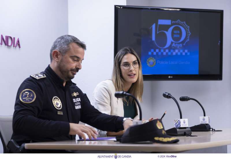 La regidora delegada de Protecci, Seguretat Ciutadana i Convivncia, Lydia Morant, i el comissari principal i cap de la Policia Local de Gandia, Jos Martnez Espasa EPDA