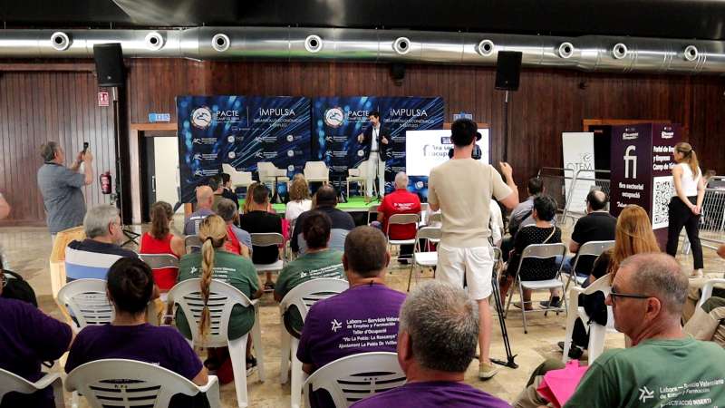 Primera Fira dOcupaci Sectorial de Camp de Tria a la Pobla de Vallbona. EPDA