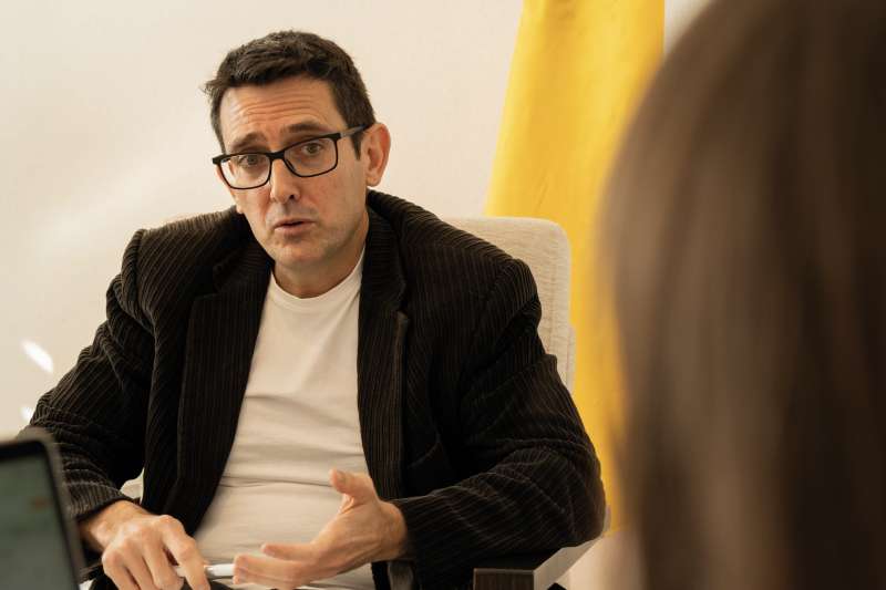 Lalcalde de Casinos, Miguel Navarr�, durant lentrevista. JAIME SORIANO