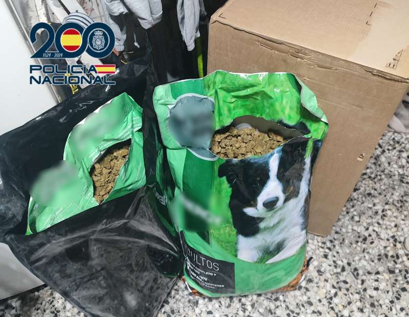 Los investigadores han incautado ms de 18 kilogramos de marihuana, unos 7 gramos de cocana, 20 gramos de ?popper?, 80 gramos de GHB