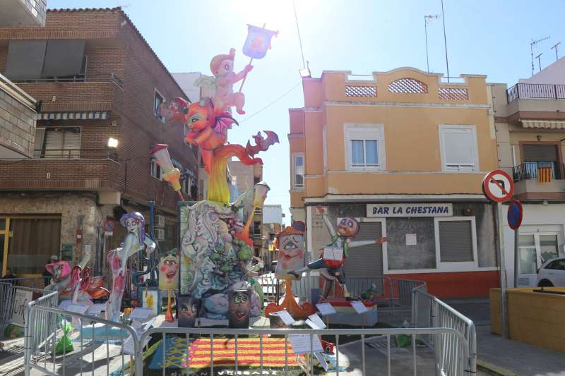 La falla de Teodoro Llorente, que se ha alzado con el premio a la m�s igualitaria de Sagunt este 2026.  EPDA