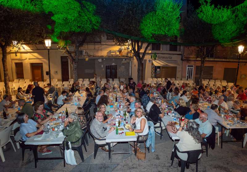 Els participants en el sopar homentage a Estells. EPDA