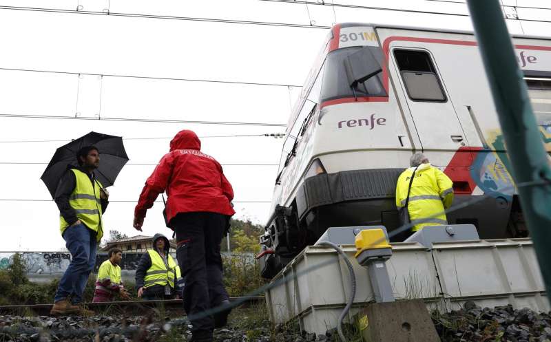 Intervencin en un tren de Cercanas de Renfe. EFEJuan HerreroArchivo