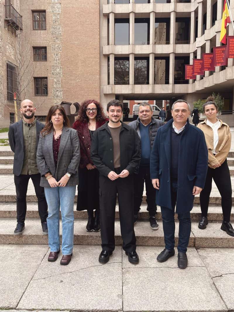 La delegaci� en defensa de la candidatura de Potries 2031 davant del Ministeri de Cultura.  EPDA