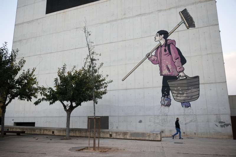 Vista general del mural en homenaje a los voluntarios que han ayudado a los afectados por la DANA en Valencia. EFEBiel Alio