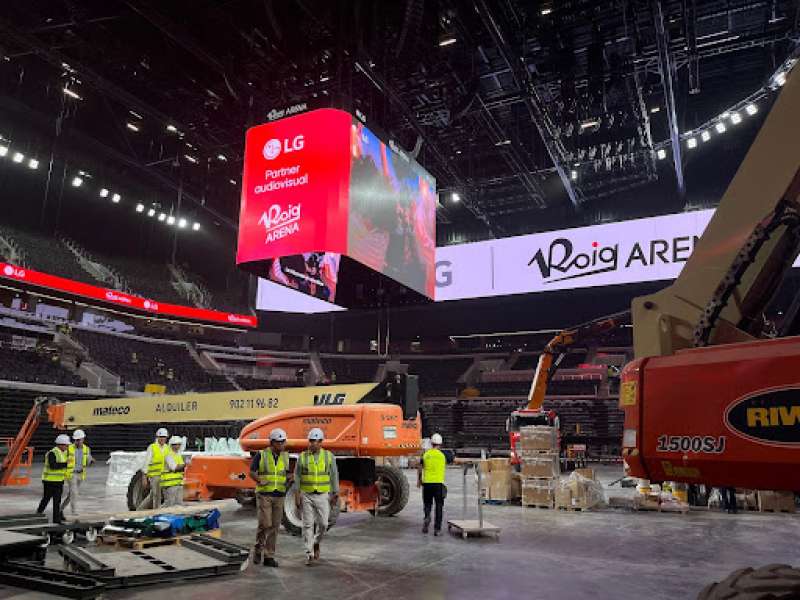 Primera prueba oficial de las nuevas pantallas del Roig Arena  A.Patio  EPDA