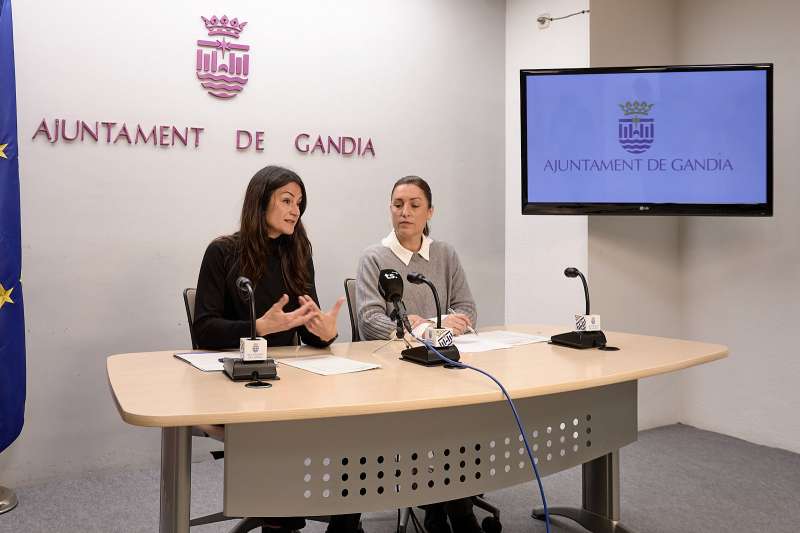 Les coportaveus del Govern local, Esther Sapena i Balbina Sendra.  EPDA