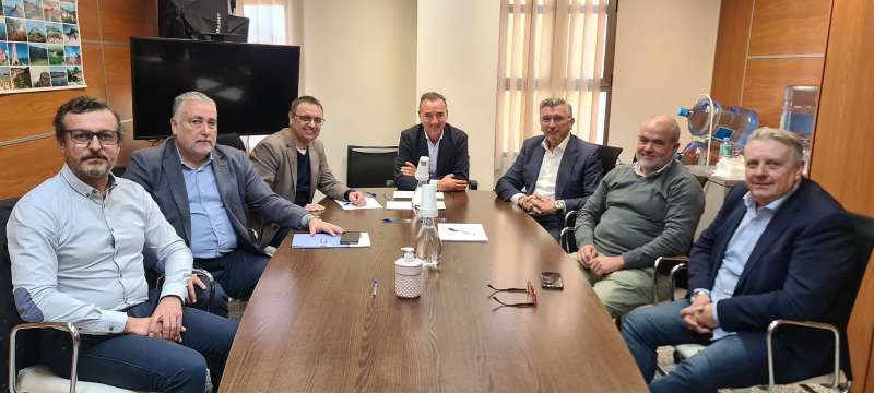 El alcalde de Riba-roja de Túria se reúnes con la Federación Valenciana de Empresarios del Transporte y la Logística (FVET). /EPDA