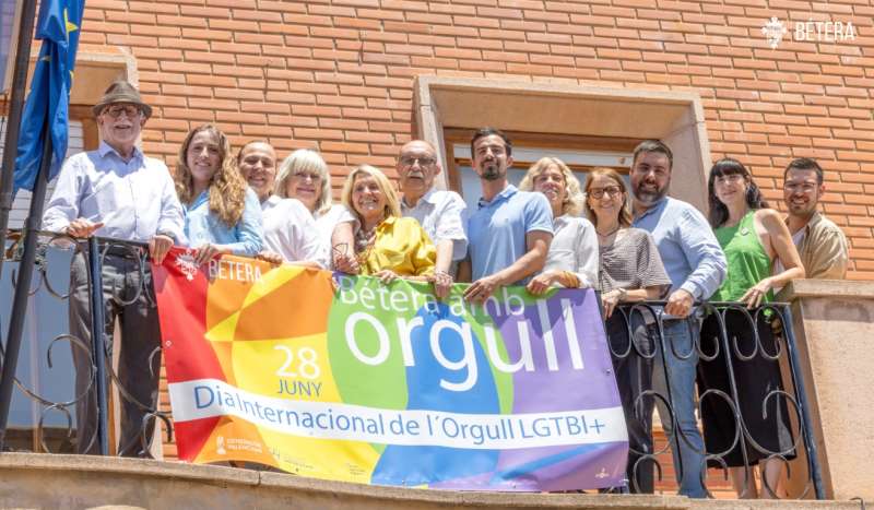 Btera celebra con orgullo el Da Internacional LGTBI+ con acciones a pie de calle. EPDA