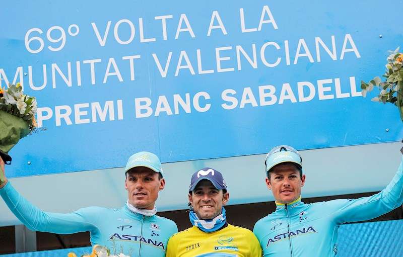 El corredor murciano del equipo Movistar, Alejandro Valverde (c), vencedor de la 69ª edición de la Volta Ciclista a la Comunitat Valenciana, en el podio junto a los corredores del equipo kazajo Astana, el murciano Luis León Sánchez (i), y el danés Jakob Fuglsang (d). EFE
