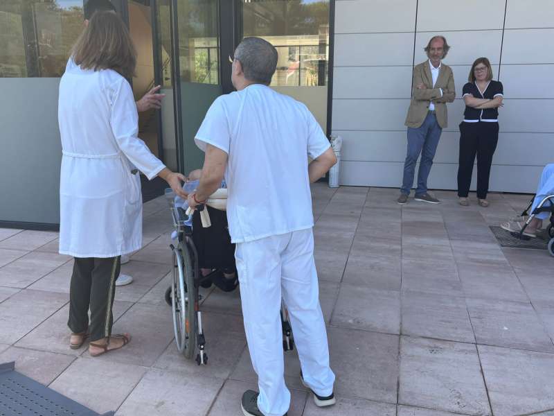 El traslado de los ltimos pacientes. EPDA