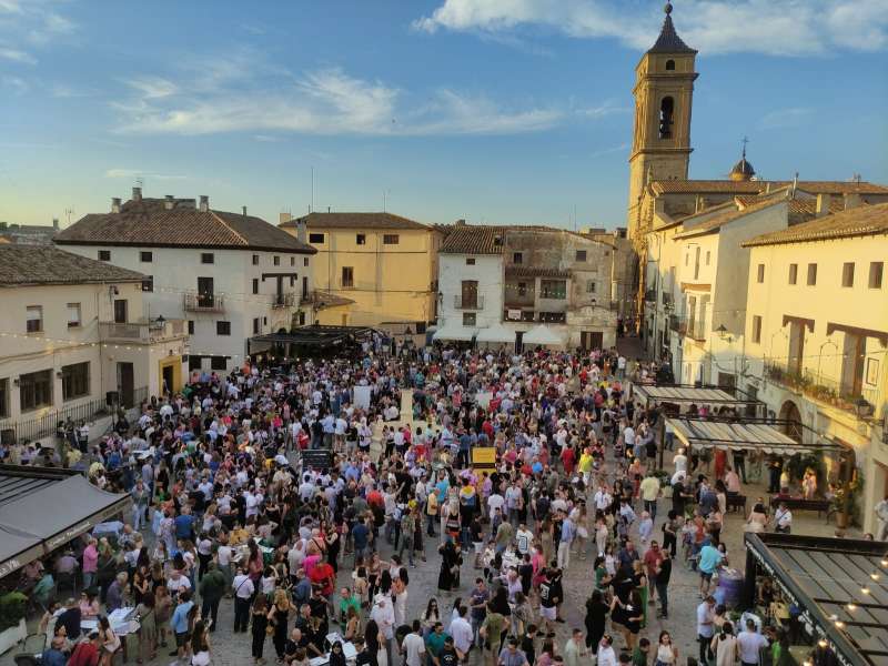 Edicin anterior de Requena es Cava en la plaza de La Villa de Requena. EPDA