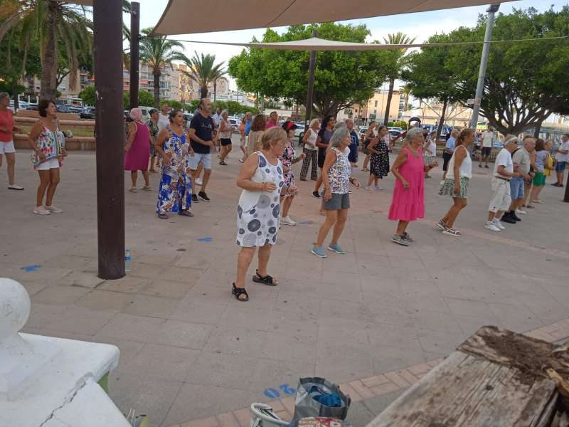 Activitats gratuites de ball a la Pobla de Farnals.EPDA