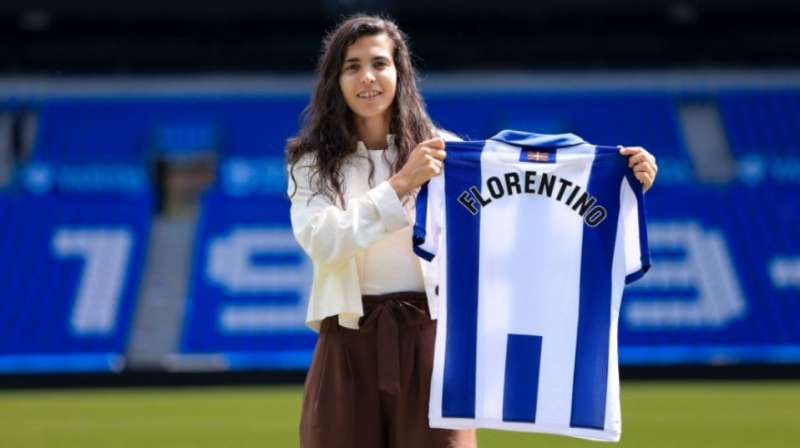 Claudia Florentino durante la presentacin de su fichaje por la Real Sociedad hasta 2027. FOTO: REAL SOCIEDAD