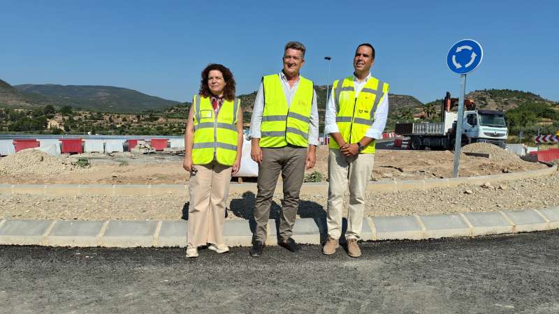 Martnez Mus ha visitado Chelva para conocer los avances de esta importante actuacin  Foto: Generalitat Valenciana