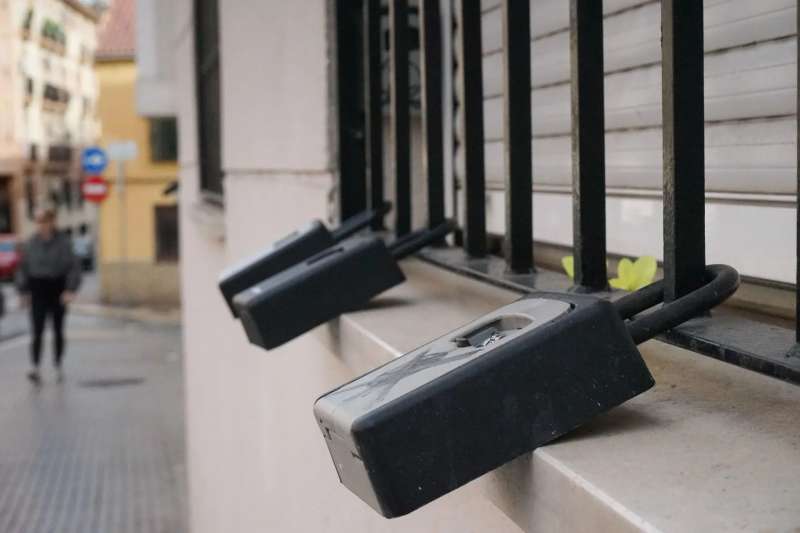 Vista de varios candados para las llaves en un edificio de apartamentos tursticos. EFE Mara AlonsoArchivo

