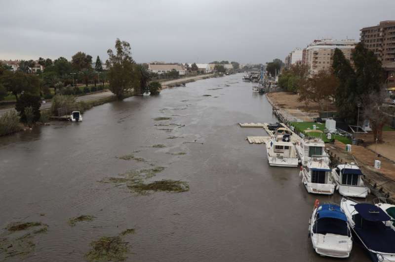 Imagen del ro Jcar a su paso por Cullera, facilitada por el Ayutamiento. EFE
