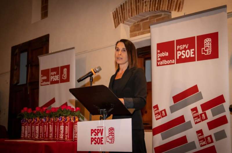 El PSPV de la Pobla de Vallbona homenatja els 22 militants amb més de 25 anys d?antiguitat al partit. /EPDA