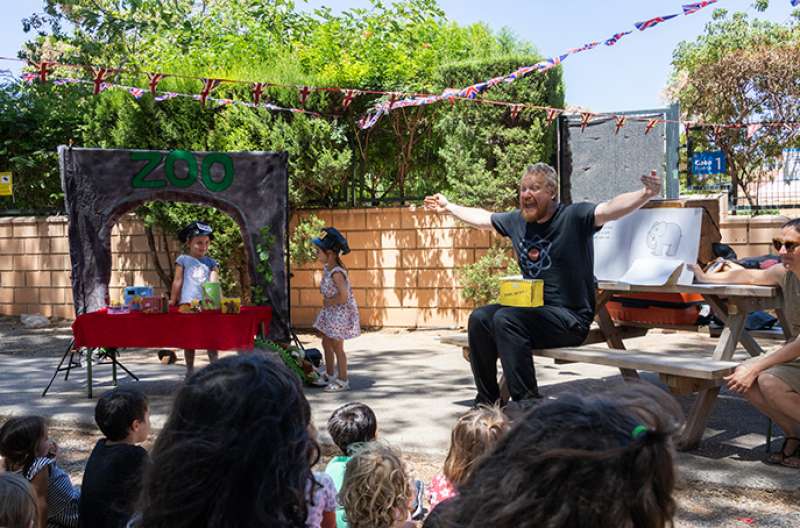 Cuentos del campus de ingl�s en el Caxton College. EPDA