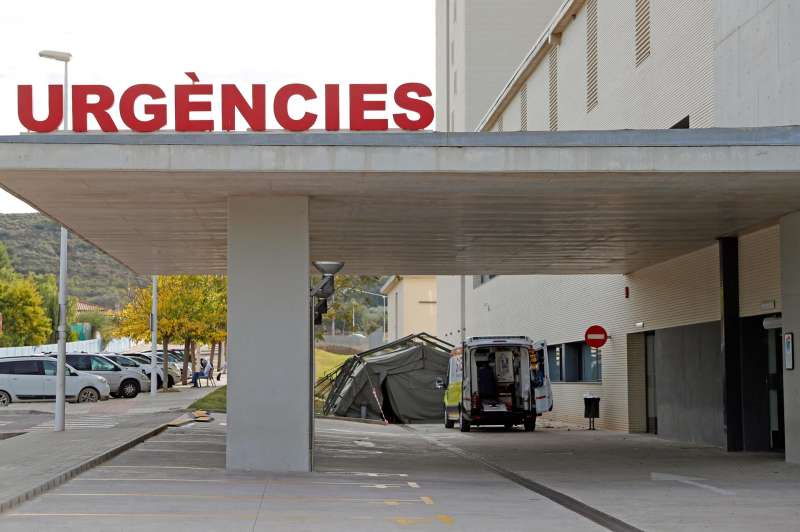 Imagen de archivo del hospital de Lliria (Valencia). instalaciones en coche.EFE/Manuel Bruque
