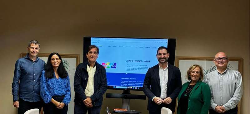 Participants a la reuni a Alzira sobre el projecte europeu @nclusion.EPDA