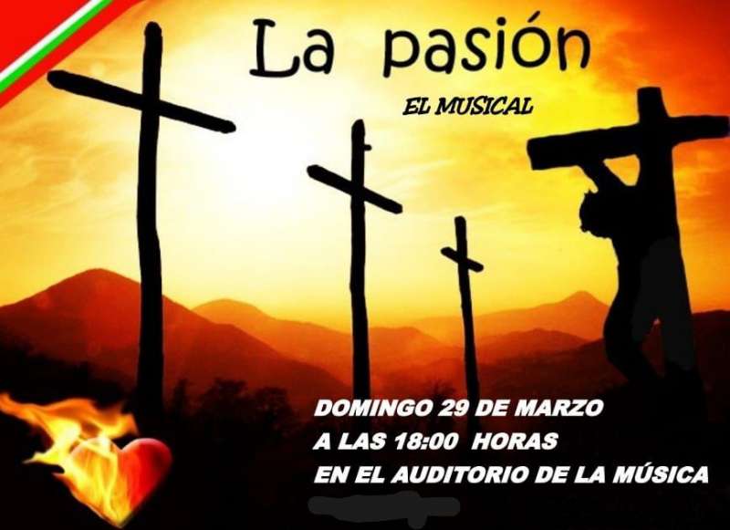 Los Juniors de la Parroquia Santa B�rbara hacen una representaci�n de la Pasi�n de Jes�s. EPDA