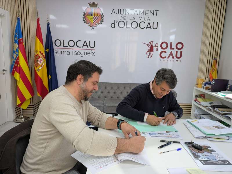 Olocau signa els convenis anuals amb tres associacions locals.EPDA