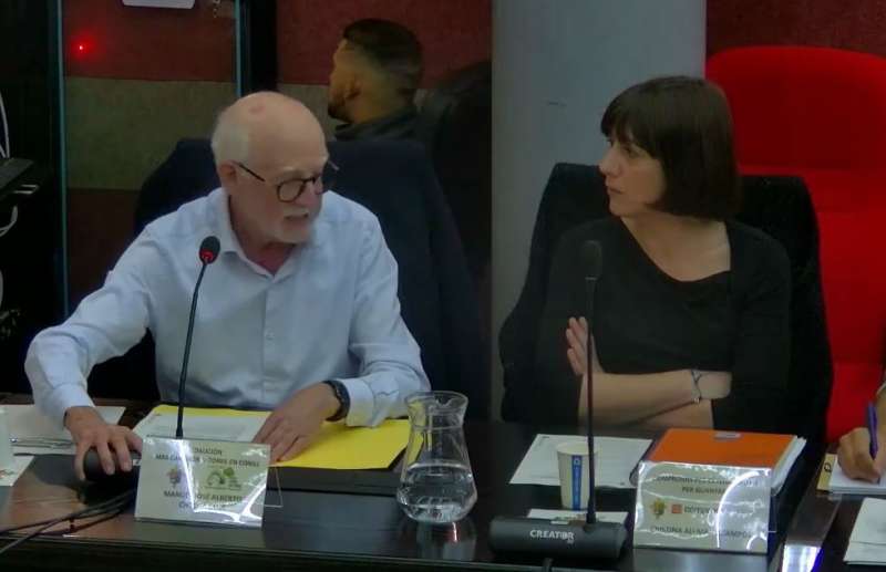 Intervencin del concejal de Educacin de Btera, Manuel Chover, en el pleno de mayo. EPDA