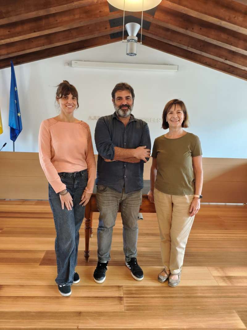 las autoridades locales de Esporles. EPDA