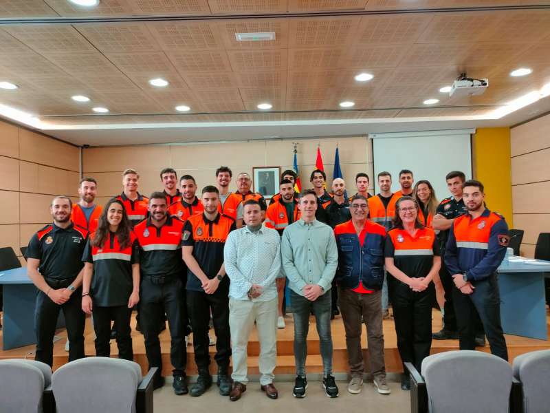 La bienvenida en el primer da de curso nacional de Salvamento Acutico. EPDA